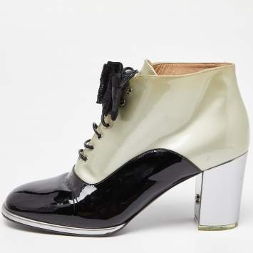 Pre Owned Chanel Black/Beige Patent Leather Bow Lace Up Ankle Boots Size 39