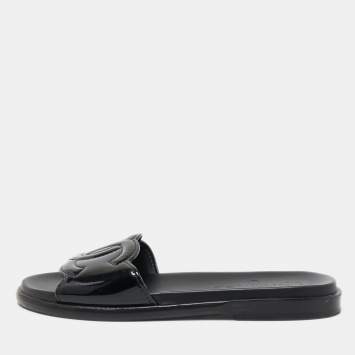 Pre Owned Chanel Black Patent Leather CC Flat Slides Size 37