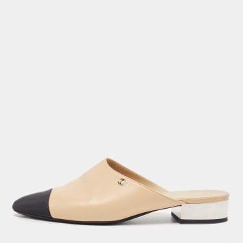 Pre Owned Chanel Beige/Black Leather and Canvas Cap Toe Mule Sandals Size 38.5