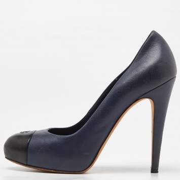Pre Owned Chanel Blue/Black Leather CC Cap Toe Pumps Size 40