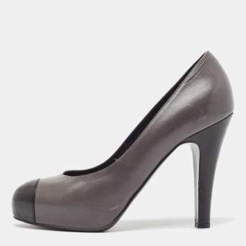 Pre Owned Chanel Grey/Black Leather Cap Toe Pumps Size 37.5