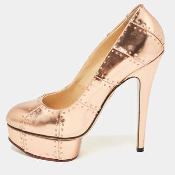 مملوكة مسبقًا Charlotte Olympia Rose Gold Leather Studded Platform Pumps Size 38.5