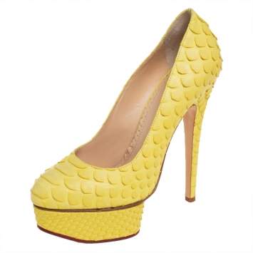 مملوكة مسبقًا Charlotte Olympia Yellow Python Priscilla Platform Pumps Size 36