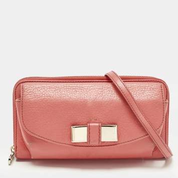 مملوكة مسبقًا Chloe Lilli Coral Orange Leather Wallet On Strap