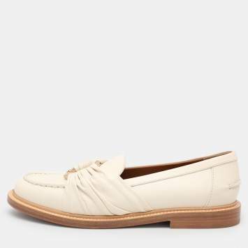 Pre Owned Chloe Cream Leather C Logo Slip On Loafers Size 38.5