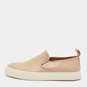 مملوكة مسبقًا Chloe Susanna Size 37 Beige Leather Stud Embellished Slip On Sneakers