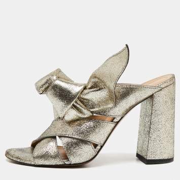 Pre Owned Chloe Light Gold Textured Leather Knot Detail Mules Size 39