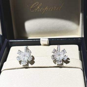 Pre Owned Chopard 18K White Gold Diamond 5.28Ct Floral Earrings  