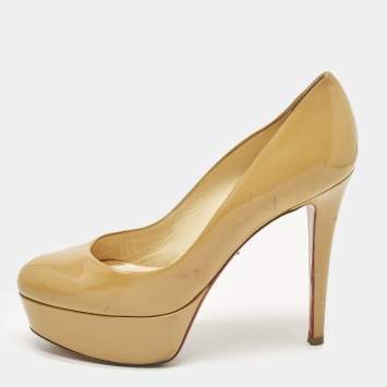 مملوكة مسبقًا Christian Louboutin Bianca Size 36 Beige Patent Leather Platform Pumps