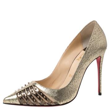 مملوكة مسبقًا Christian Louboutin Gold Textured Leather Spiked Bareta Pumps Size 38