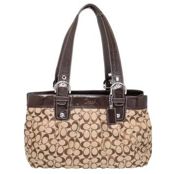 Pre Owned Coach Beige/Brown Signature Canvas And Patent Leather Pleated Soho Shoulder Bag