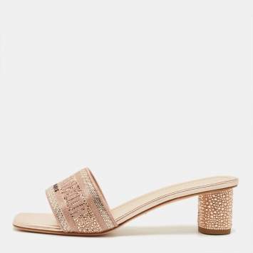 مملوكة مسبقًا Dior Dway Crystal Embellished Size 41 Pink Lurex Fabric Slide Sandals
