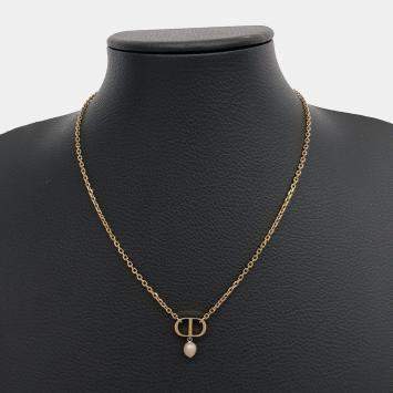 مملوكة مسبقًا Dior Gold Pearl Necklace