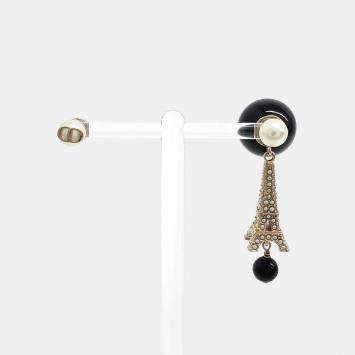 مملوكة مسبقًا أقراط ديور معدنية