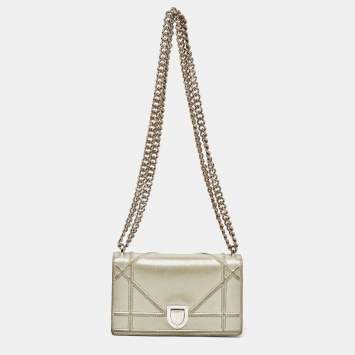 Pre Owned Dior Silver Shimmer Leather Mini Diorama Flap Bag