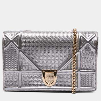 Pre Owned Dior Silver Metallic Patent Microcannage Diorama Wallet on Chain
