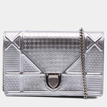 Pre Owned Dior Silver Metallic Patent Microcannage Diorama Wallet on Chain