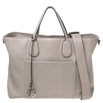 مملوكة مسبقًا Dior Grey Leather Nappy Diaper Bag