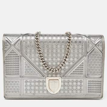 Pre Owned Dior SIlver Micro Cannage Patent Leather Diorama Wallet On Chain