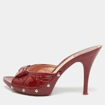 مملوكة مسبقًا Dior Size 39 Red Patent Leather Bow Slide Sandals