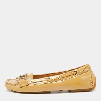 Pre Owned Dior Beige Patent Leather Logo Embellished Slip On Loafers Size 36.5