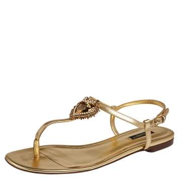 مملوكة مسبقًا Dolce & Gabbana Gold Leather Logo Plaque T-bar Thong Flats Size 40