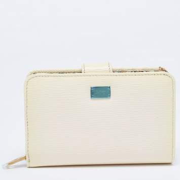 Pre Owned Dolce & Gabbana Cream Patent Leather Compact Wallet