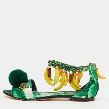 مملوكة مسبقًا Dolce & Gabbana Size 38 Green Mink Fur and Satin Banana Leaf Ankle Strap Flat Sandals