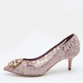 مملوكة مسبقًا Dolce & Gabbana Lilac Lace Crystal Embellished Pointed Toe Pumps Size 39.5