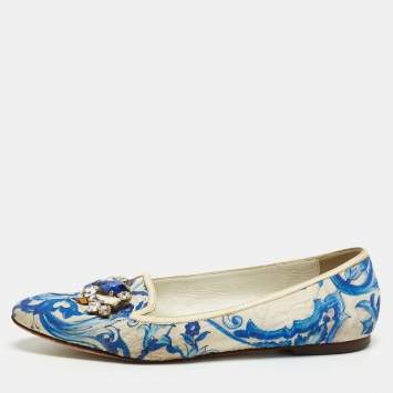 مملوكة مسبقًا Dolce & Gabbana White/Blue Printed Fabric Crystal Embellished Ballet Flats Size 39