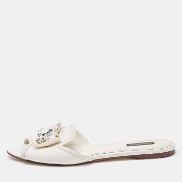 مملوكة مسبقًا Dolce & Gabbana White Lizard Embossed Leather Crystal Embellished Bow Flat Slides Size 40.5