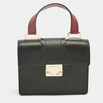 مملوكة مسبقًا حقيبة يد إيمبريو أرماني سوداء/حمراء من جلد صناعي مع غطاء بمقبض أعلى