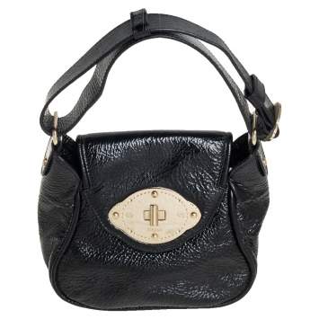 مملوكة مسبقًا Escada Black Textured Patent Leather Turnlock Flap Baguette Bag