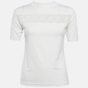 Pre Owned بلوزة فندي قصيرة من الجيرسيه بياقة من الدانتيل بالأبجدية بيضاء مقاس صغير