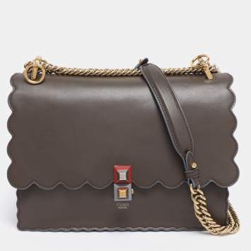 Pre Owned Fendi Etoupe Leather Medium Scalloped Kan I Shoulder Bag