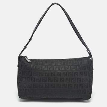 مملوكة مسبقًا Fendi Black Zucchino Canvas Pochette Bag