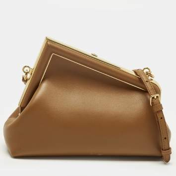 Pre Owned حقيبة كلتش فندي جلد بني صغيرة فندي فيرست