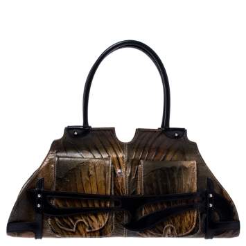 Pre Owned Fendi Olive Textured Leather Trapezio Shoulder Bag