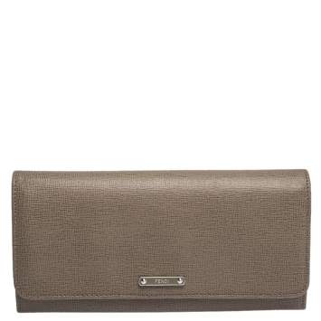 Pre Owned Fendi Beige Leather Flap Continental Wallet