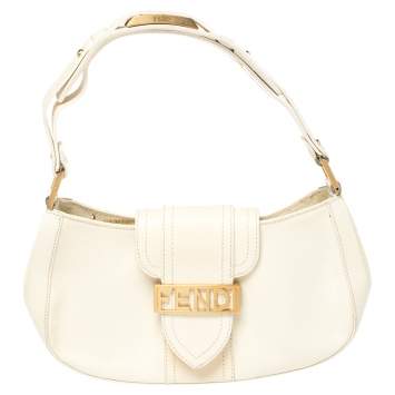 مملوكة مسبقًا Fendi White Leather Baguette Bag