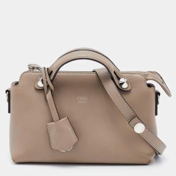 مملوكة مسبقًا Fendi Beige Leather Micro By The Way Crossbody Bag