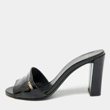 Pre Owned Fendi Size 36 Black Patent Leather Logo Detail Slide Sandals