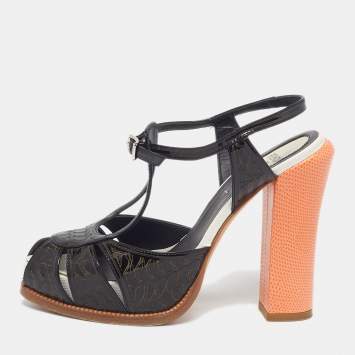 مملوكة مسبقًا Fendi Chameleon Size 36 Black/Orange Patent Leather Ankle Strap Sandals