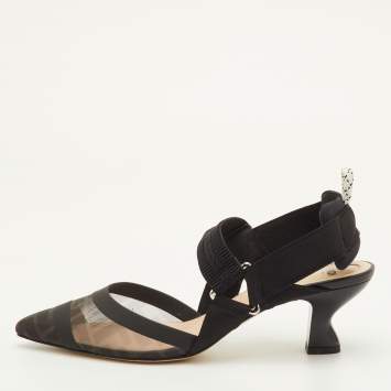 مملوكة مسبقًا صندل فندي شبك زوكا أسود نسيج ومطاط سحاب خلفي مقاس 37