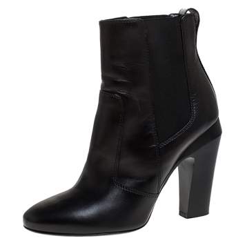 مملوكة مسبقًا Fendi Black Leather Ankle Boots Size 37
