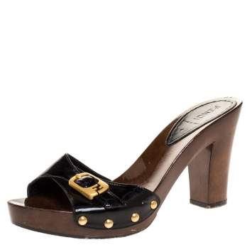 Pre Owned Fendi Black Patent Leather And Coated Wooden Buckle Detail Slide Sandals Size 38