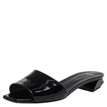Pre Owned Fendi Black Patent Leather Slide Sandals Size 36