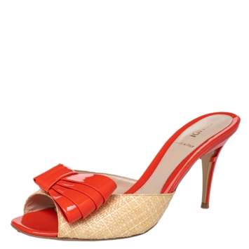 Pre Owned Fendi Beige/Orange Raffia And Patent Leather Bow Slide Sandals Size 39
