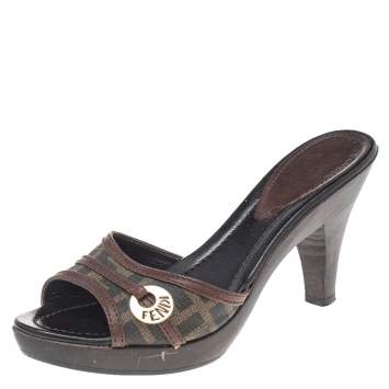 Pre Owned Fendi Brown Zucca Coated Canvas And Leather Slide Sandals Size 36.5 