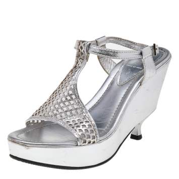 Pre Owned Fendi Silver Leather Ankle Strap Sandals Size 37